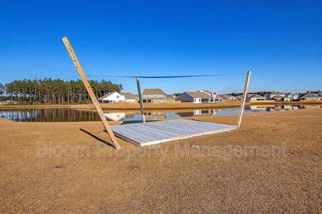 Building Photo - 425 Ribiero Dr