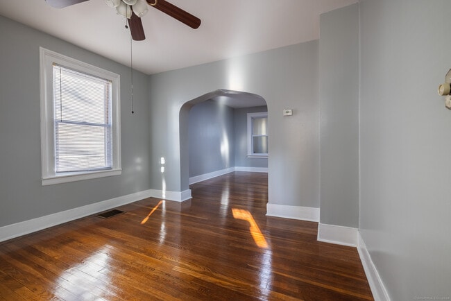 Building Photo - 216 Howard Ave