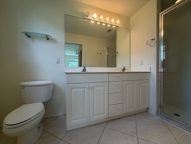 Building Photo - ANNUAL RENTAL - 3 BED / 2 BATH CONDO WITH 1 CAR GARAGE IN SHERWOOD