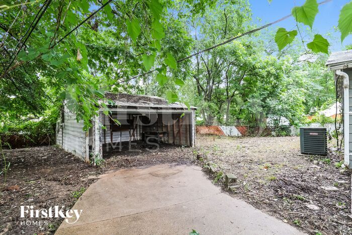 Building Photo - 1407 Gibbins Rd