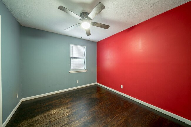 Building Photo - 3 Bedroom 2 bath Harris County