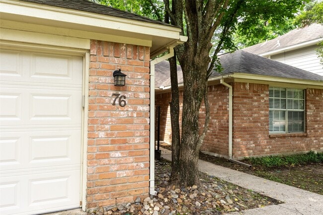 Building Photo - 76 Hickory Oak Dr