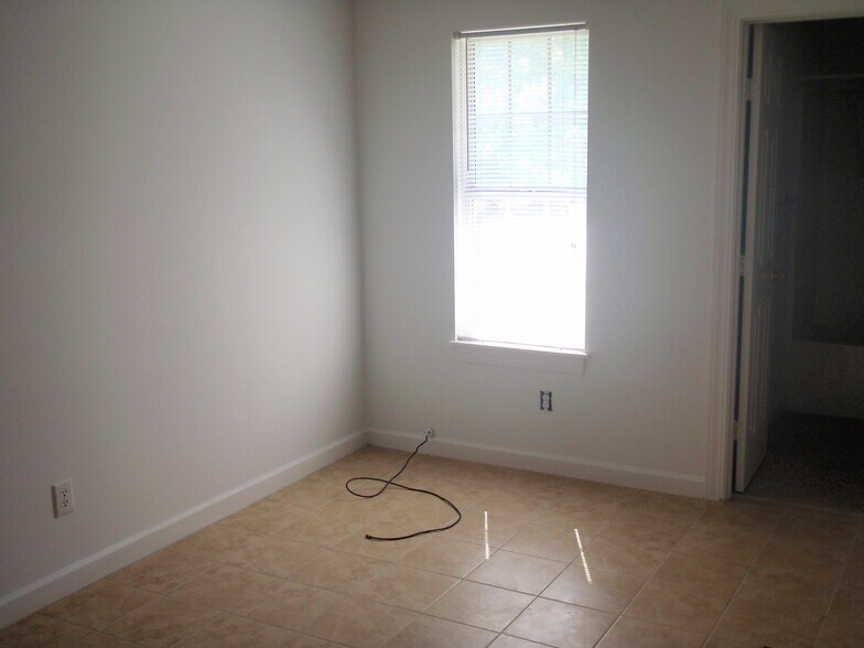 Master bedroom with cable and bathroom - 560 Snow Hill St