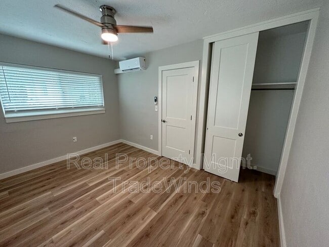 Building Photo - 1211 N Osceola Ave