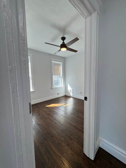 Building Photo - 5011 S Broadway