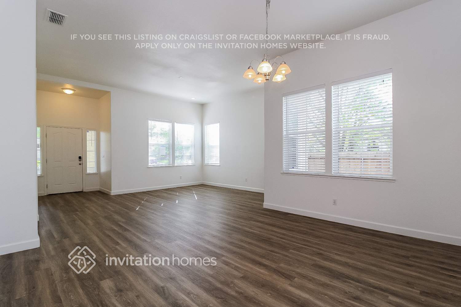 Building Photo - 2556 Hawk Crest Dr