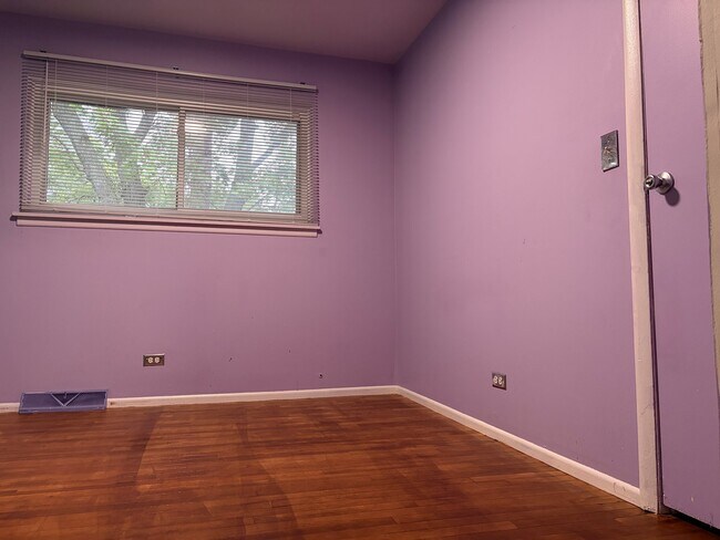 Building Photo - 5013 Euclid Ln