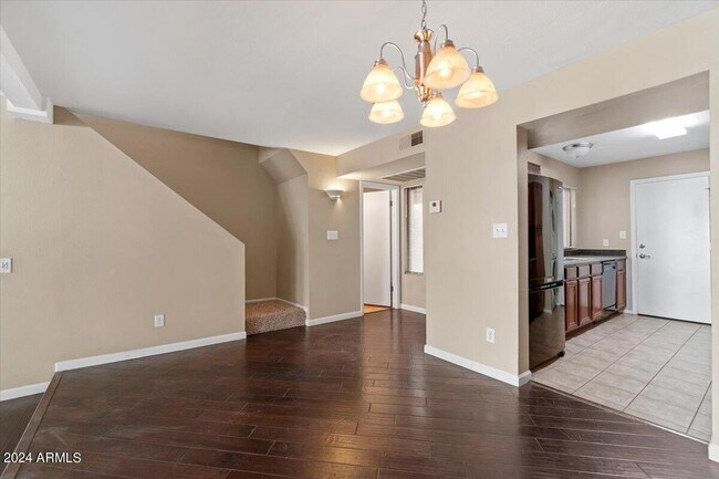 Building Photo - 10115 E Mountain View Rd