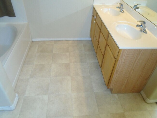 Building Photo - 3444 Stony Meadows Cir