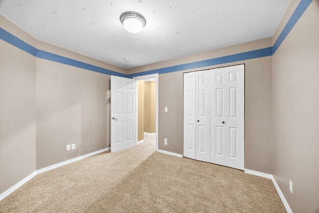 Building Photo - **NO SHOWINGS!! We have an application already on this property** This beautiful light filled hom...