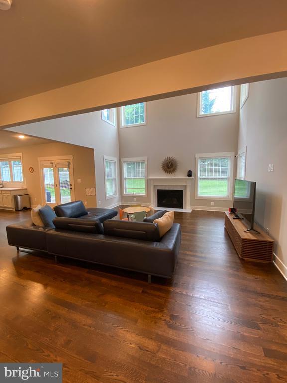 Building Photo - 2233 N Underwood St