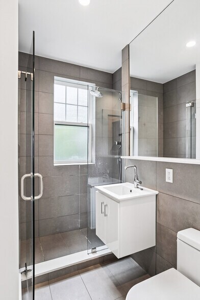 Building Photo - 16a Forest St. Unit 33