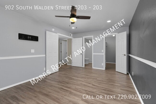 Building Photo - 902 S Walden St