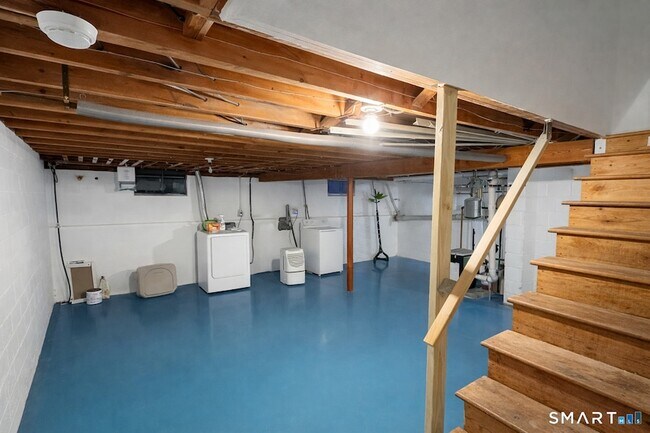 Building Photo - 46 Myron Ave