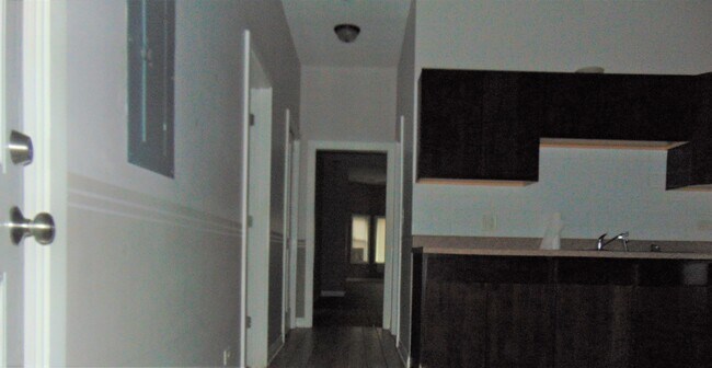 Building Photo - 5656 S May St