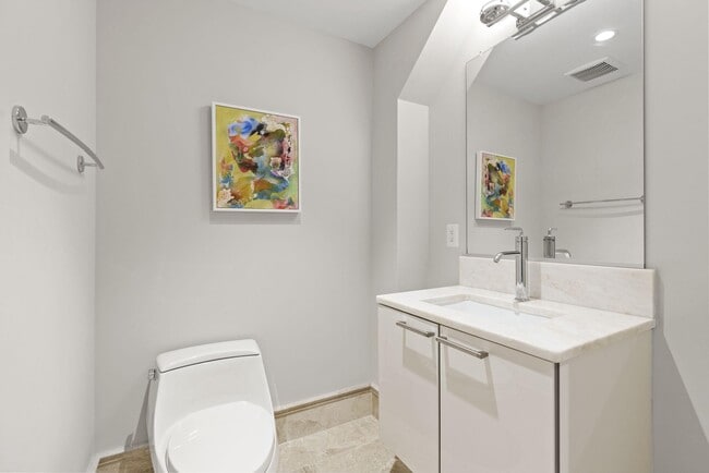 Building Photo - 1520 16th Ct N