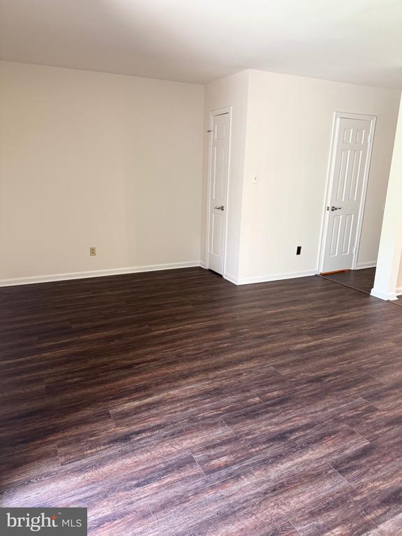 Building Photo - 413 Olde Greenwich Cir