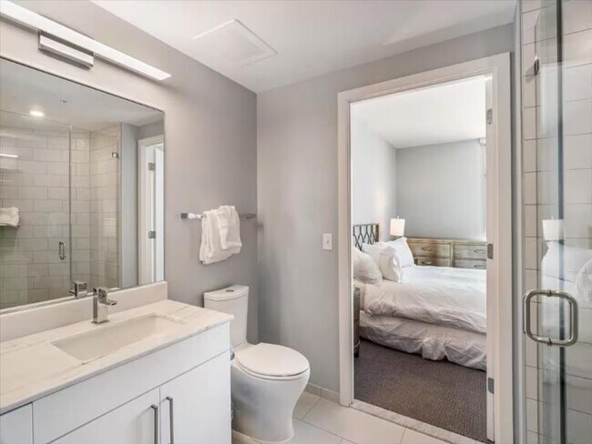 Building Photo - 4836 Rugby Ave