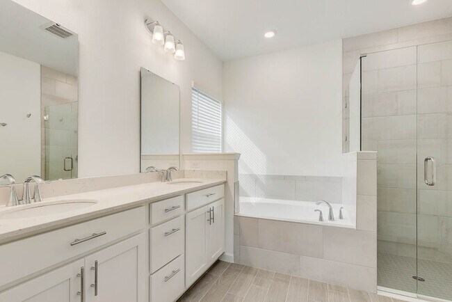 Building Photo - 53 Candlestick Cir