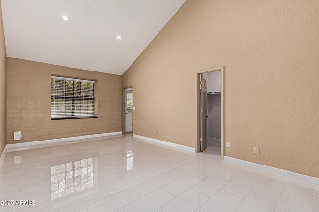 Building Photo - 9665 E Cochise Dr