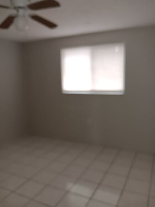 Building Photo - 2/1 Apartment in New Port Richey