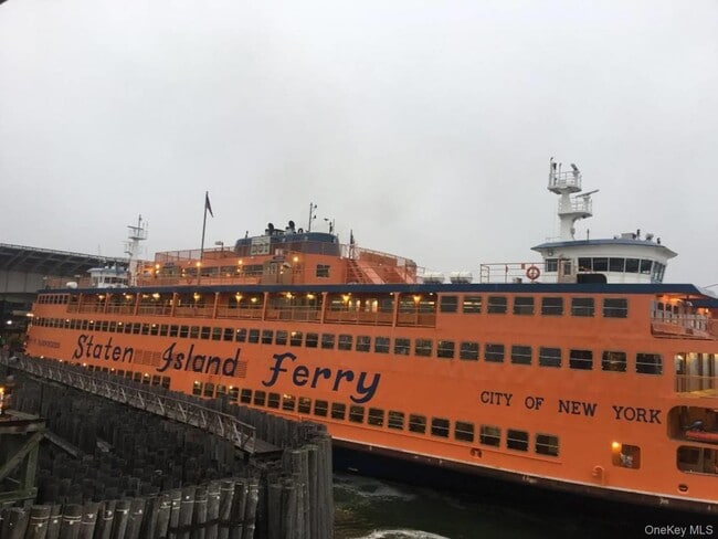 Building Photo - 171 Van Buren St