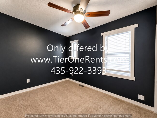 Building Photo - This property offers a NO DEPOSIT option available for qualified renters!