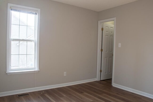 Building Photo - 1024 S Philwood Ct