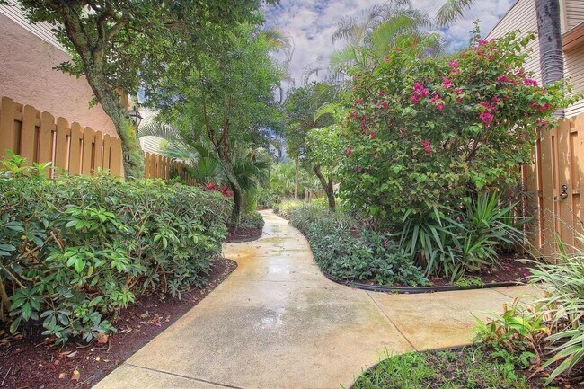 Primary Photo - 616 Executive Center Dr