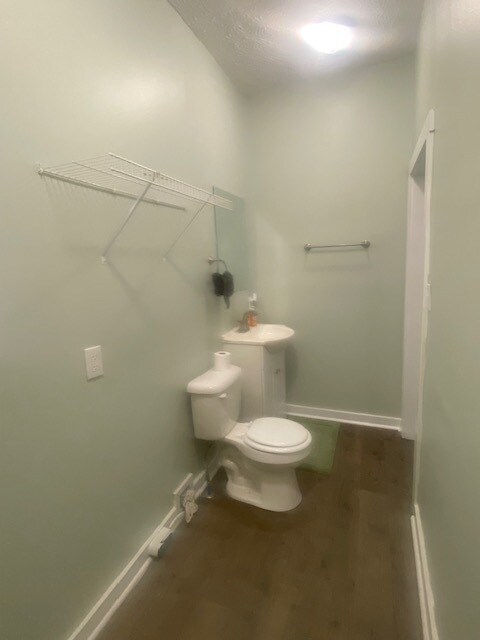 Building Photo - 1036 Oakwood Ave