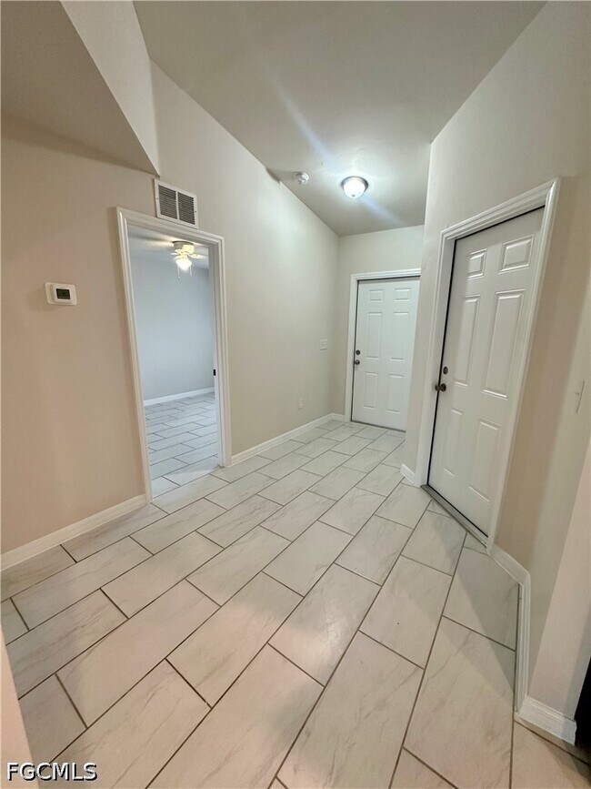 Building Photo - 4406 Skyline Blvd