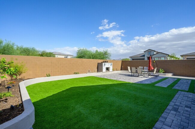 Building Photo - 5972 E Sinclair St