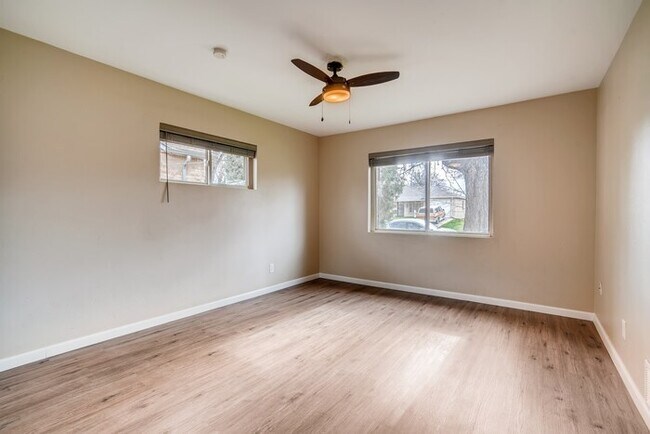 Building Photo - 1054 N Revere St