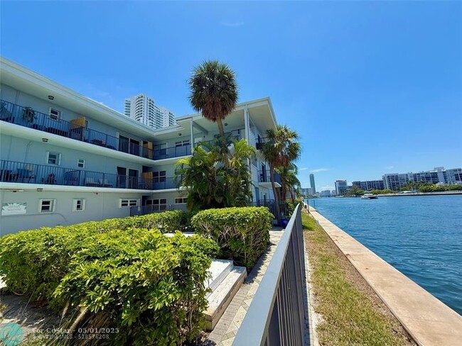 Building Photo - 2600 S Ocean Dr