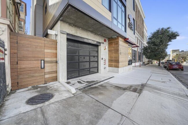 Building Photo - 2124 Bancroft Way