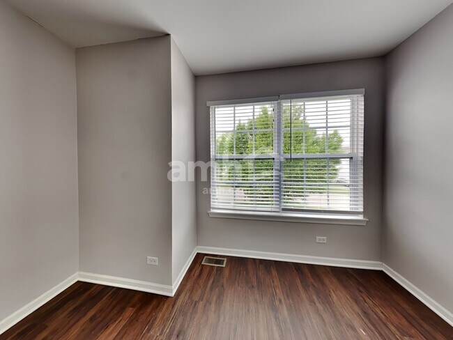 Building Photo - 1372 Deer Creek Ln