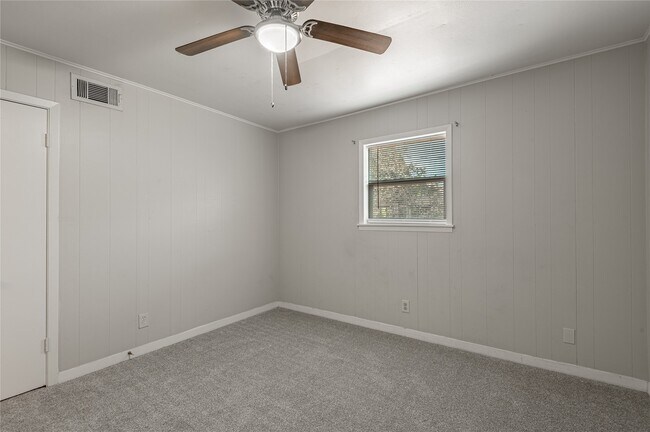 Building Photo - 525 12th St