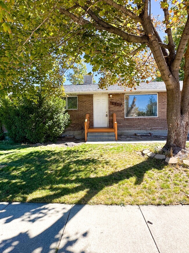 Primary Photo - 5333 Peachwood Cir