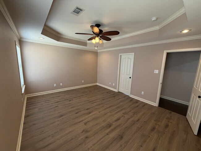 Building Photo - 1417 Puritan Dr