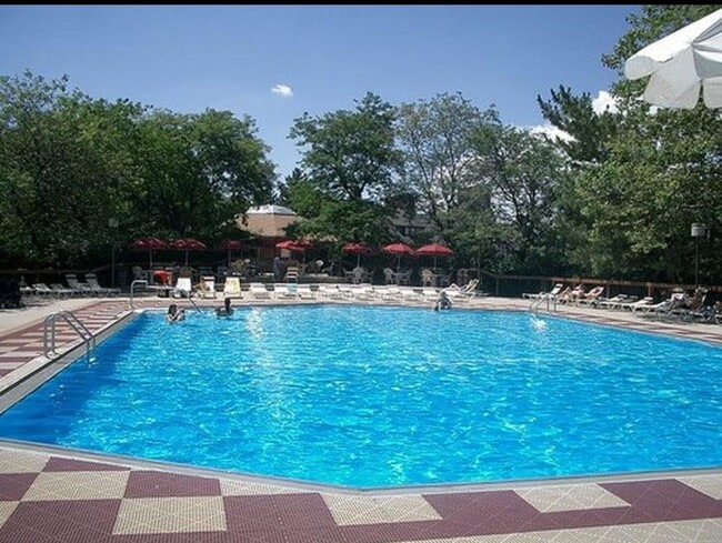 Building Photo - 27 Marina Ky