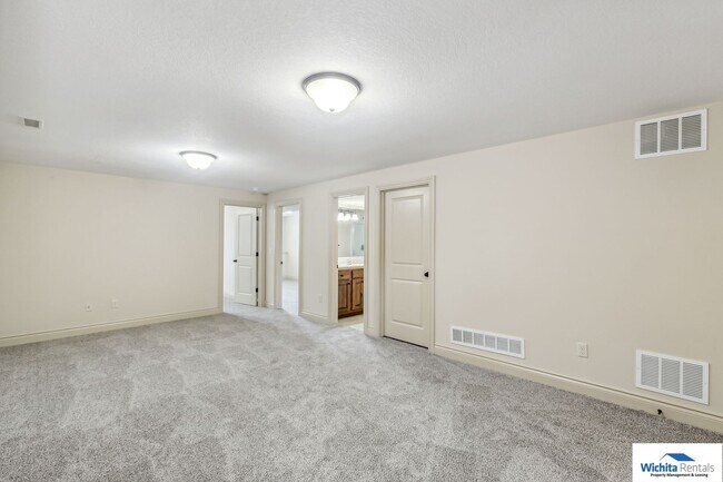 Building Photo - 1716-1718 Bedford