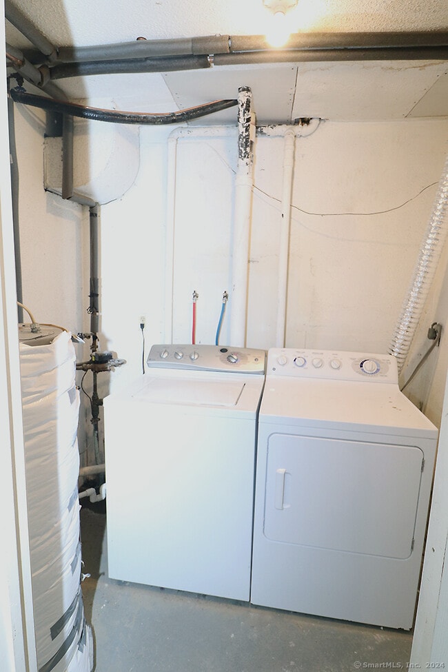 Building Photo - 349 Allen Rd