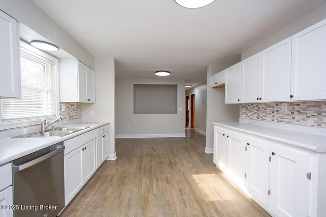 Building Photo - 6156 Cherry Hill Ct