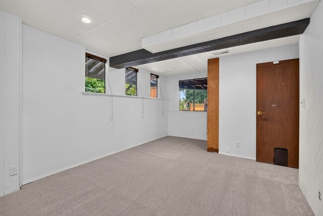 Building Photo - Mid-Century Gem with Hot Tub, Large Deck, and Bonus Rooms in Issaquah – 4 Bed, 3 Bath, 2,940 Sq Ft
