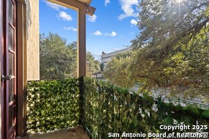 Building Photo - 8702 Village Dr
