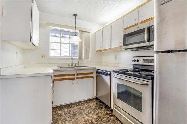 Building Photo - 313 Dirksen Dr