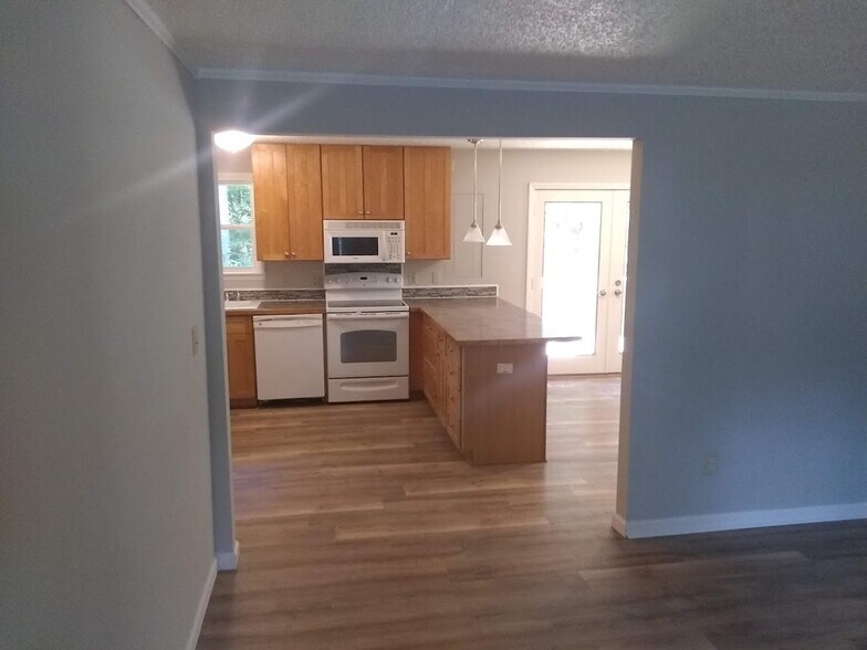Building Photo - 3516 Marquis Dr