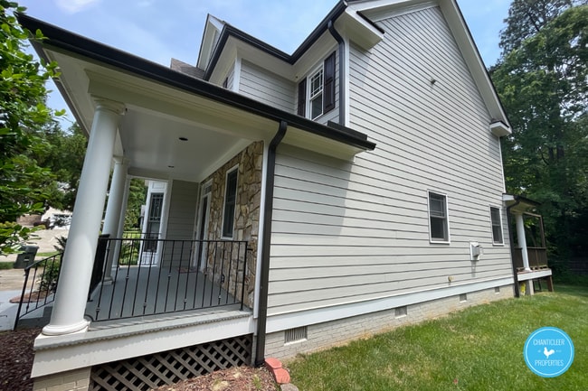 Building Photo - 8105 Last Oak Ct