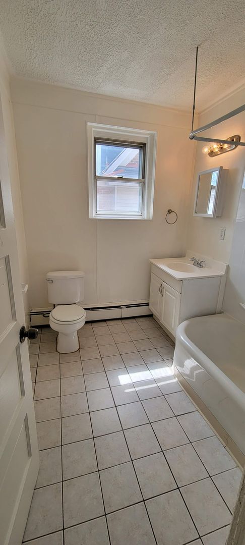 Building Photo - 227 S 16th St