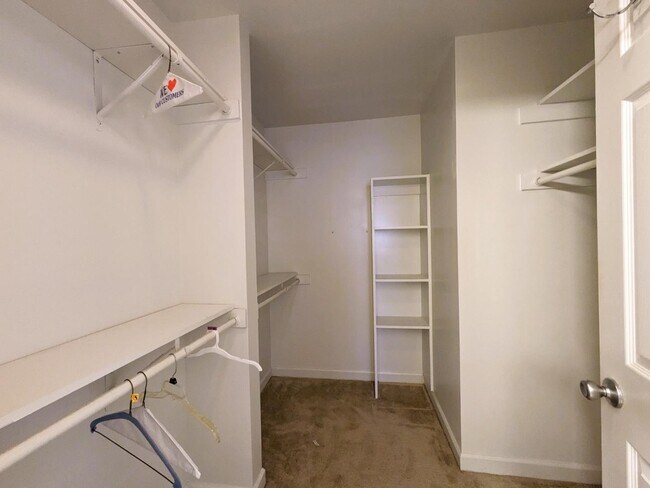 Building Photo - 417 Nichols Farm Dr